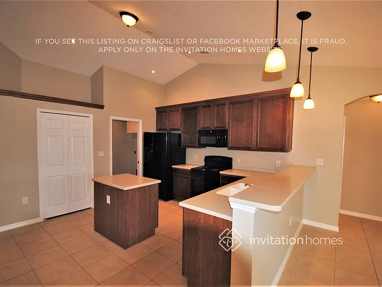 450 Calabria Ave SE — Photo 7