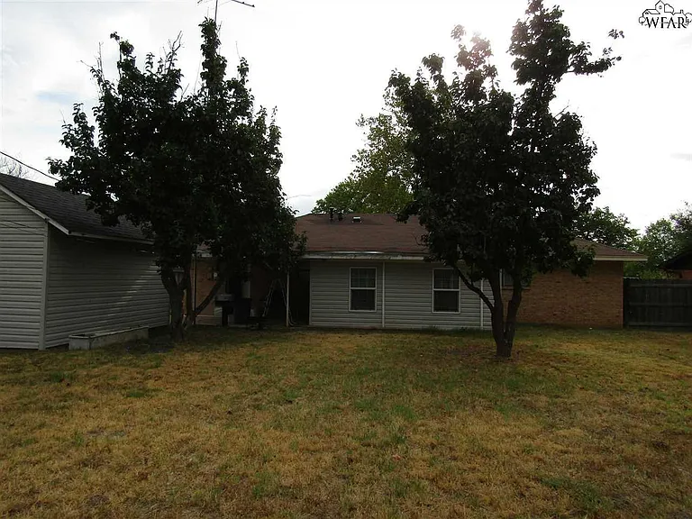 4706 Catalina Dr — Photo 20