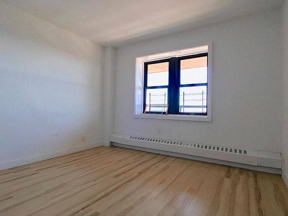 5th image of 111 Wadsworth Ave APT 30A