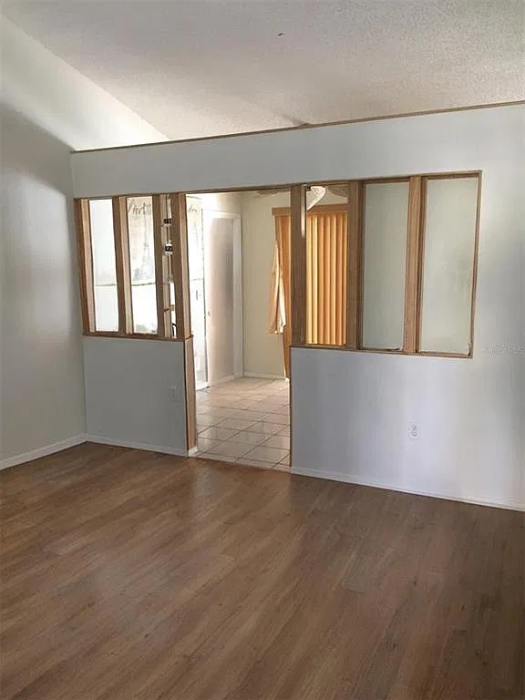 3 bed, 2.0 bath, 1067 sqft, $2,000 — Photo 4