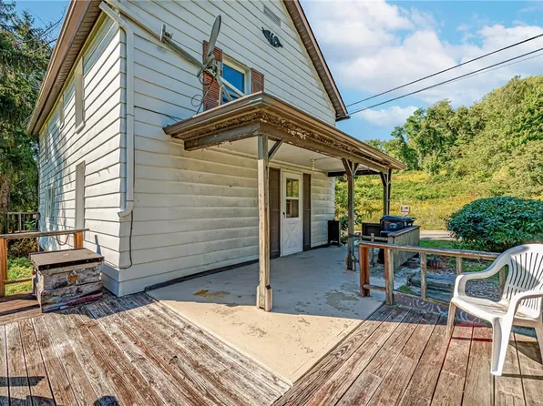 3004 Bushy Run Rd, Jeannette, PA 15644
