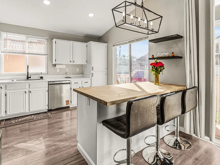 44570 Johnston Dr — Photo 4