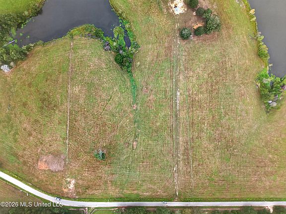 3rd image of El Shaddai Rd Lot 5