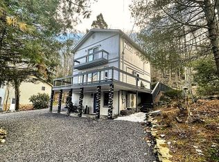 45 Edge Rock Dr, Drums, PA 18222