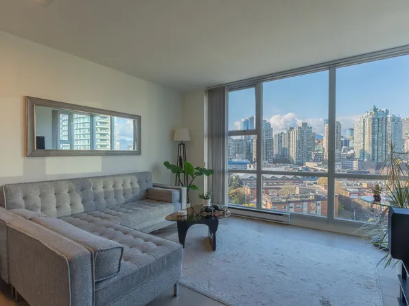 193 Aquarius Mews #1605, Vancouver, BC V6Z 2Z2