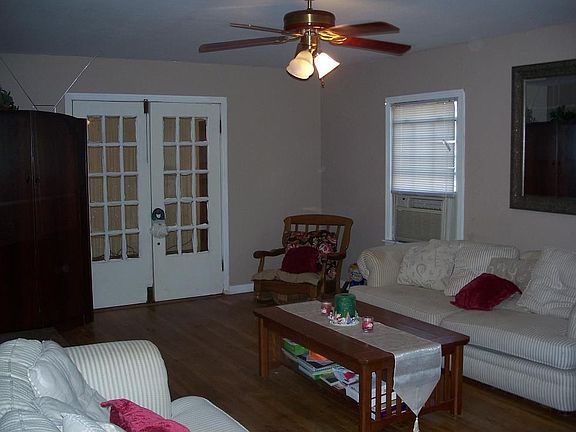2nd image of 615 N Gibson St