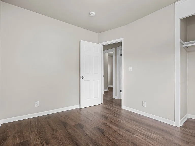 314 Warford St — Photo 13
