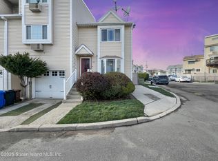 30 Northport Ln, Staten Island, NY