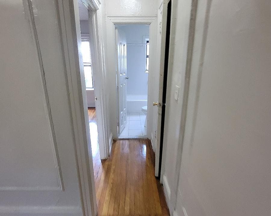 1st image of 119 E 4th St APT 1I