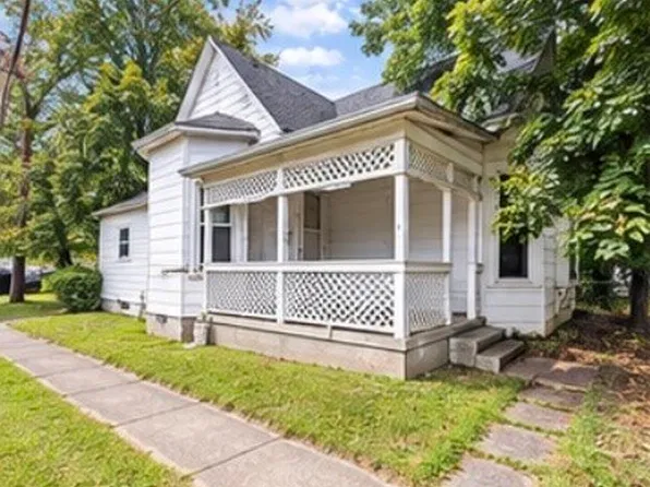 1657 E William St, Decatur, IL 62521
