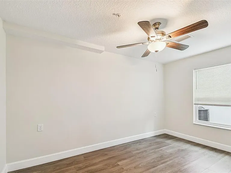 650 E Tarpon Ave #C1 — Photo 15