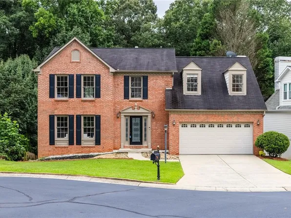 50 Parkside Cir, Marietta, GA 30068