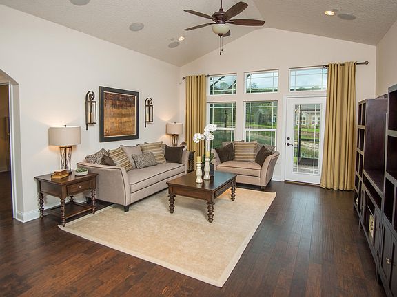 5th image of 455 Seloy Dr