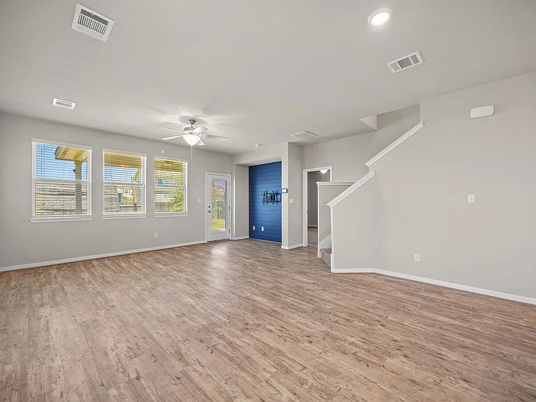 19004 Quebrada Dr — Photo 13
