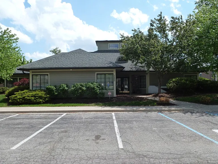 4351 Village Parkway Cir W #10 — Photo 16