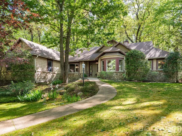 109 Little Cherokee Rdg, Hendersonville, NC 28739