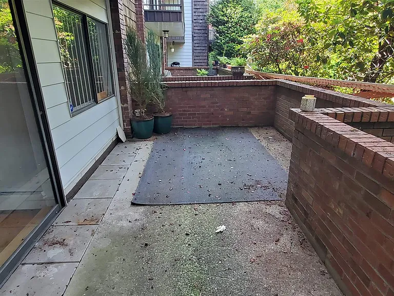 588 E 5th Ave #1 — Photo 12
