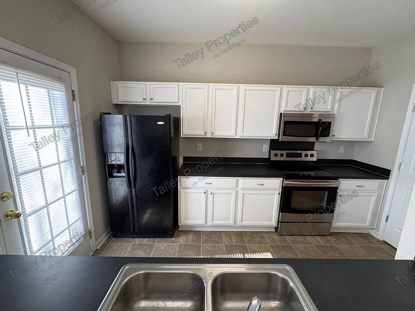 3 bed, 2.5 bath, 1536 sqft, $1,799 — Photo 4