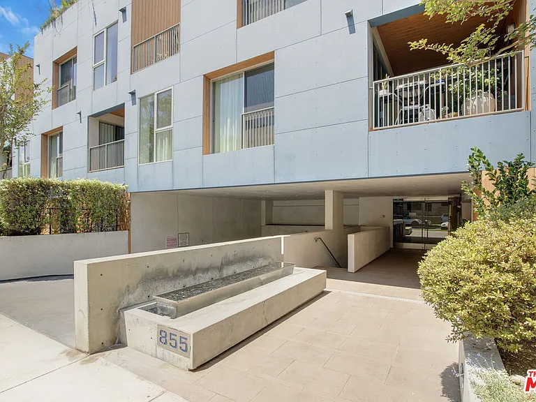855 N Croft Ave #206 — Photo 27
