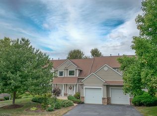 41 Bourne Cir #401, Hamburg, NJ 07419