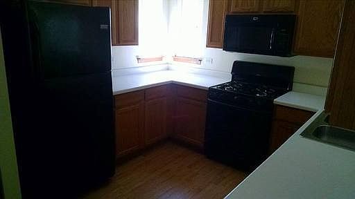 2nd image of 2221 Carpenter Ave