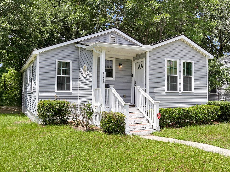 1st image of 2622 Ferrara Dr