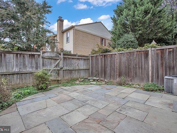 4th image of 12022 Shagbark Dr