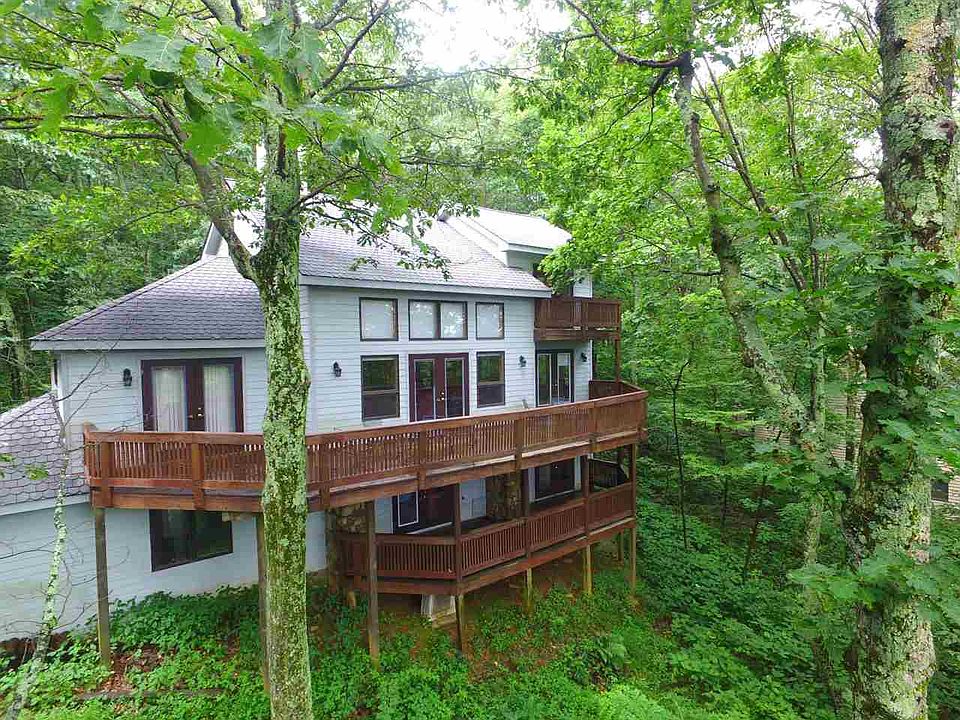 1st image of 827 Blue Ridge Dr
