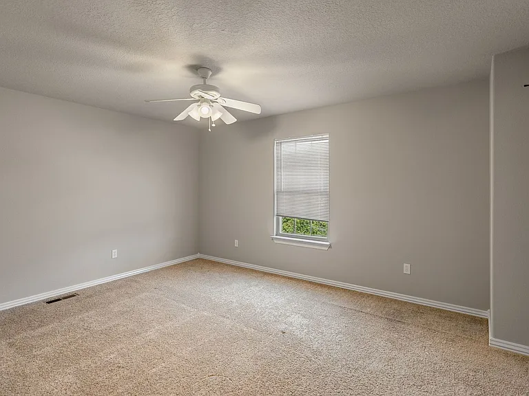 703 W Garland St #A — Photo 15