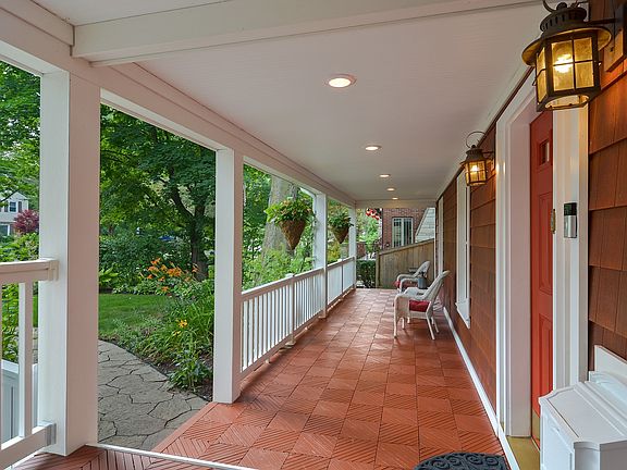 2nd image of 785 Broadview Ave
