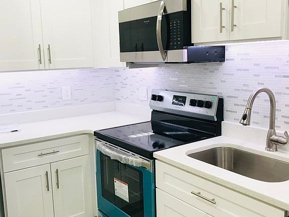 2nd image of 123 Elm St APT A-12