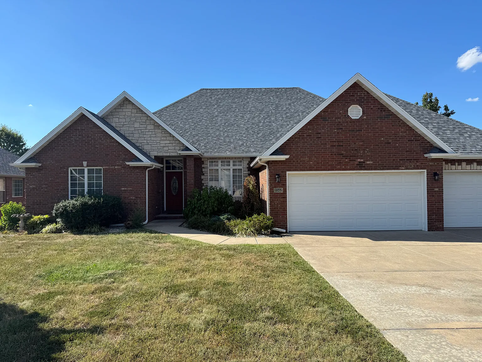 4 bed, 2464 sqft, $2,400 — Photo 1