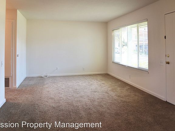 3rd image of 3551 Cattail Ct