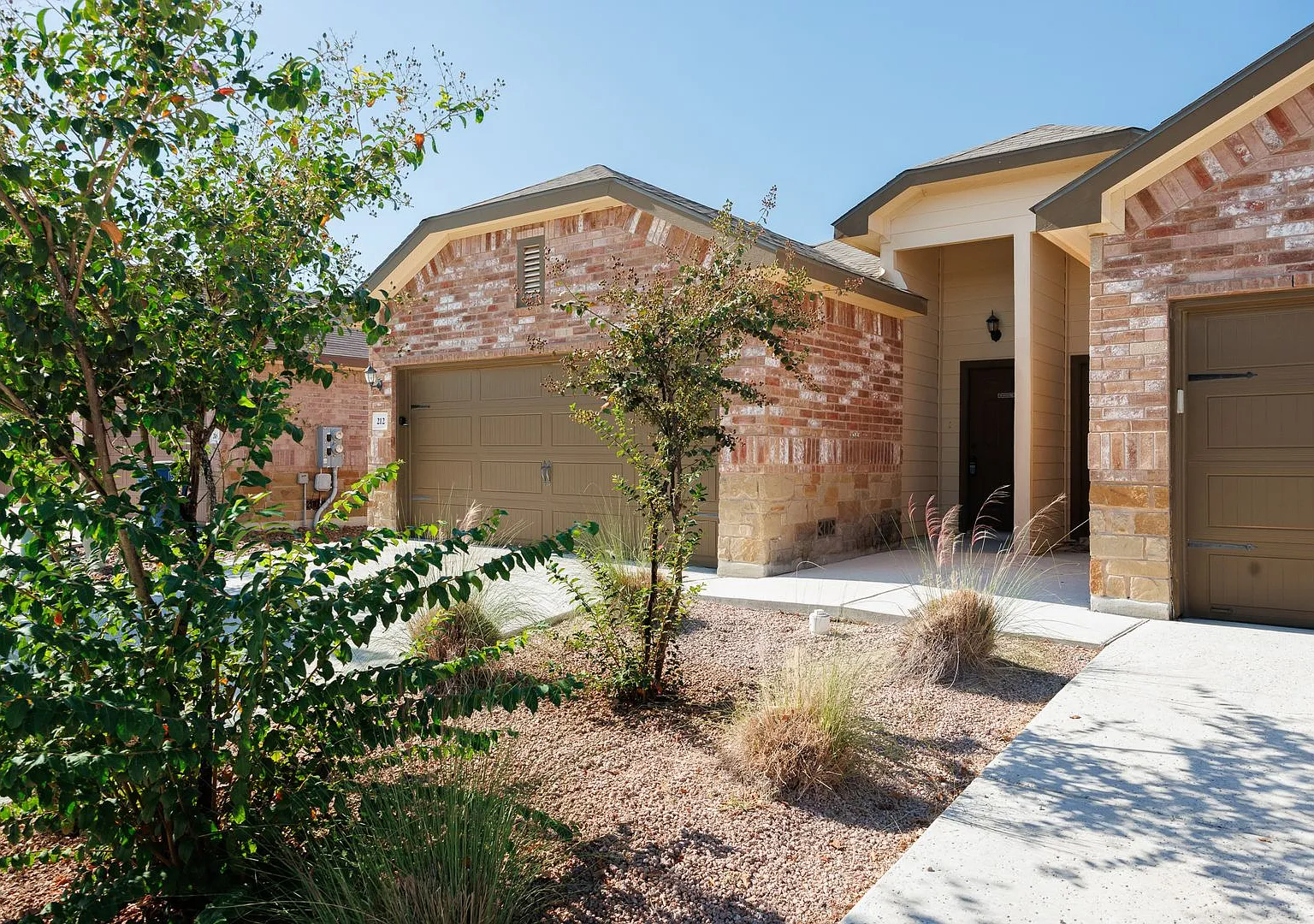 2 Weeks Free! Beautiful 3-Bedroom Home with Open Floor Plan & Private Backyard in New Braunfels — Photo 1