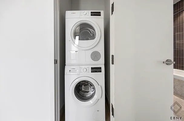 Laundry, photo 1