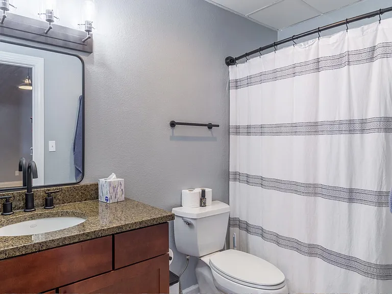 308 W 8th St #516 — Photo 13