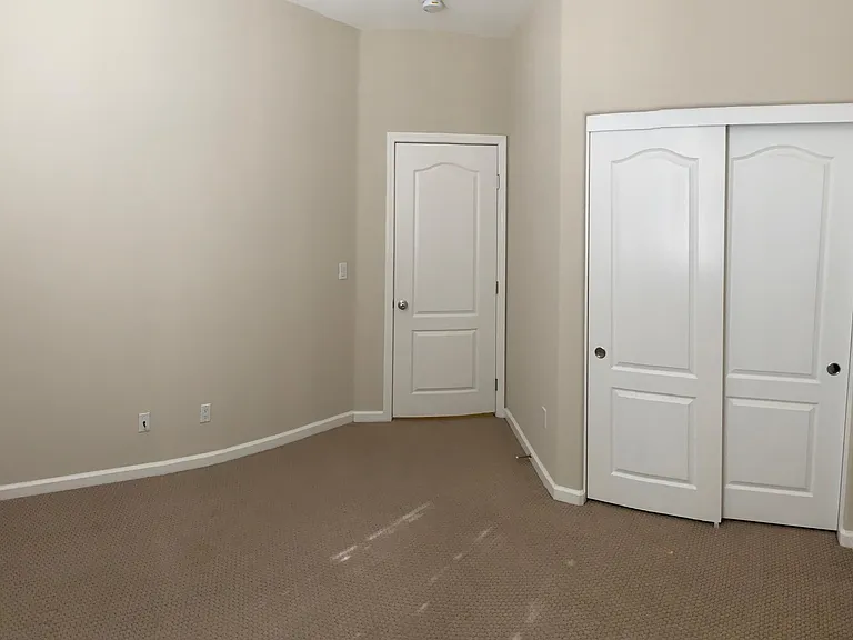 10088 Imperial Ave — Photo 15
