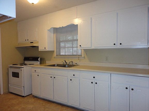 5th image of 1713 Azalea Dr APT A