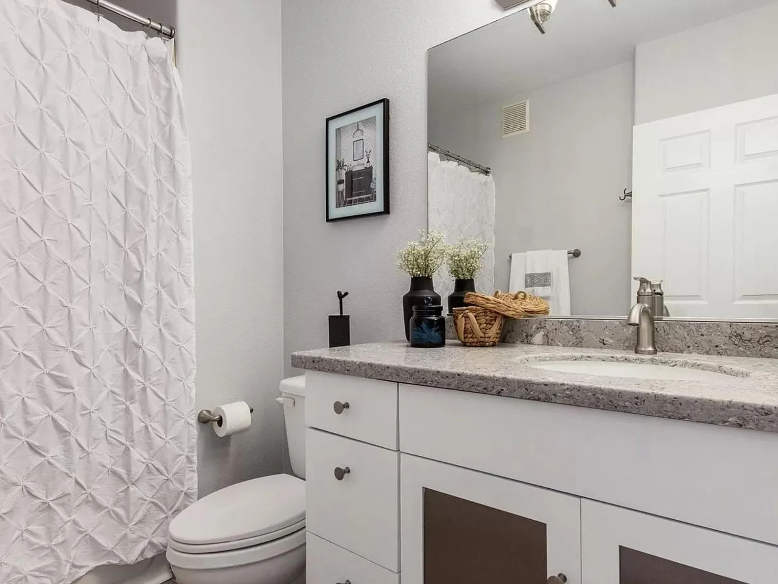 3 bed, 1326 sqft, $2,800 — Photo 4
