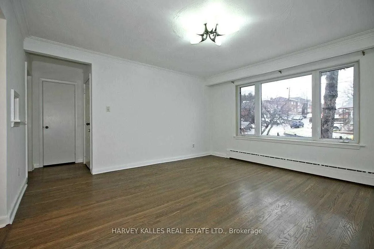 3 bed, $2,300 — Photo 2