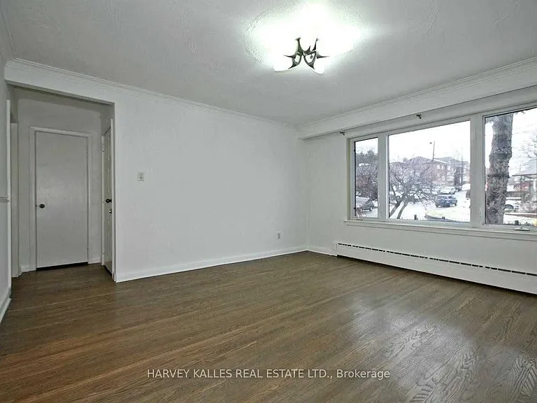 149 Kitchener Ave #B — Photo 2