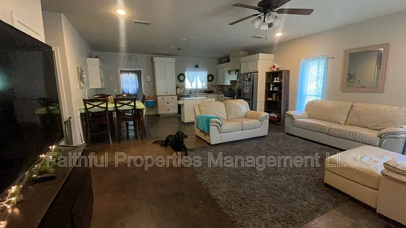 3 bed, 2.0 bath, $1,795 — Photo 3
