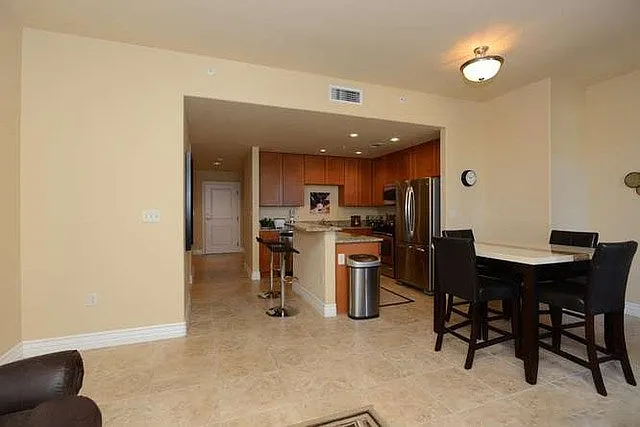 215 N Ctr #504 — Photo 9
