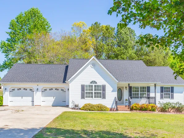 530 Van Dell Dr, Rock Spring, GA 30739
