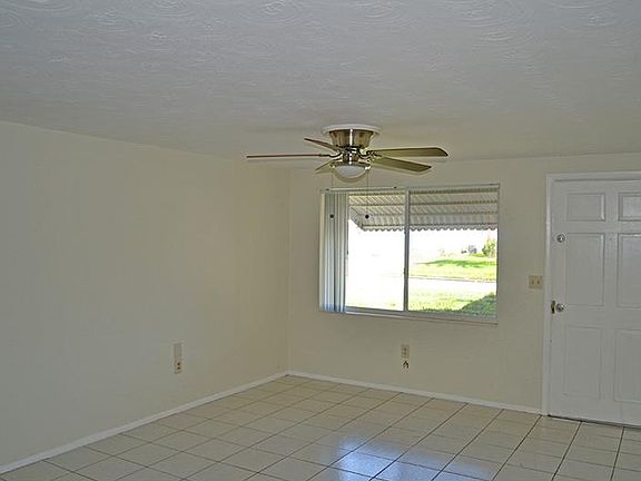 2nd image of 3851 Sablewood Dr