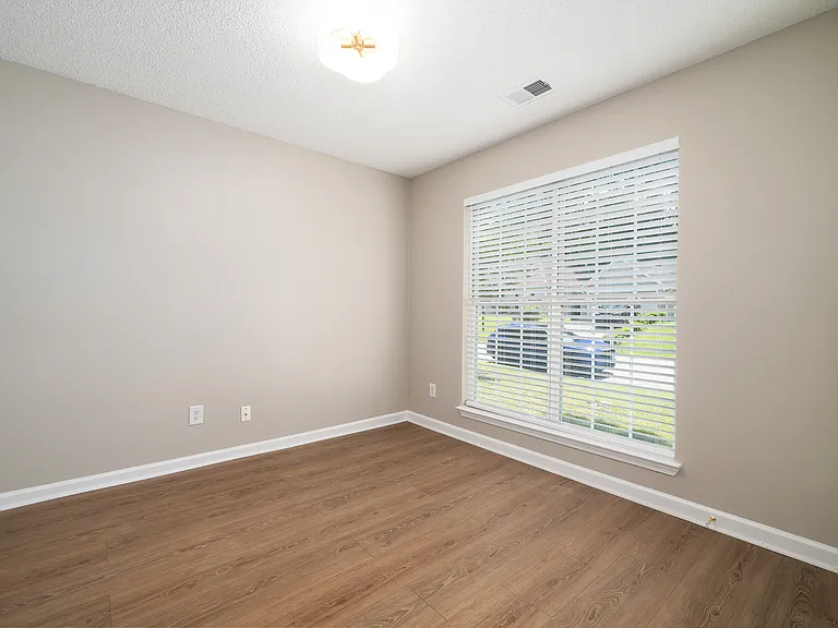 132 King James Ct — Photo 19