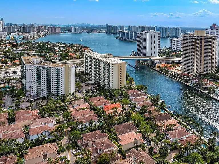 19390 Collins Ave #1519 — Photo 18