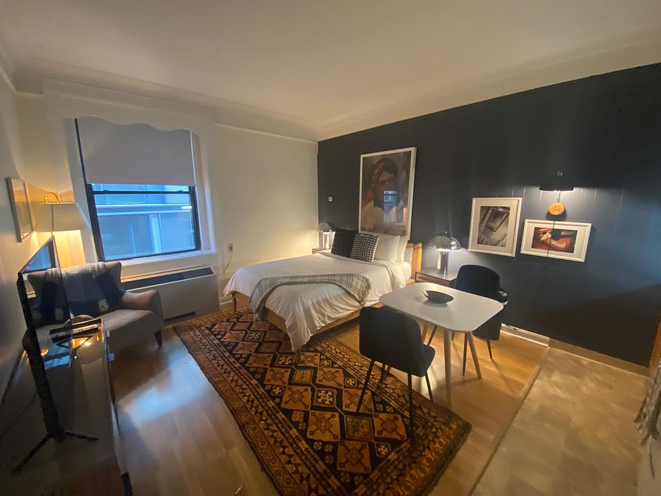 2nd image of 62A Boylston St #723