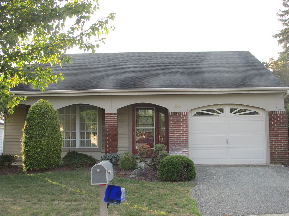 1st image of 33 Woodstock La