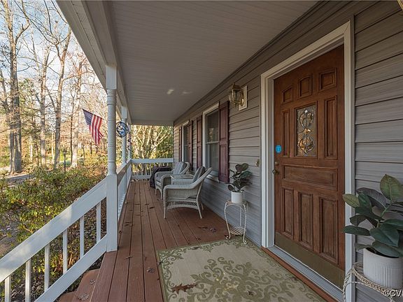 3rd image of 9231 Eagle Cove Cir
